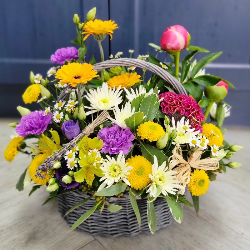 Flower Arranging At Sixtowns